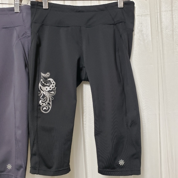 Qty (2) Athleta Sz Small Style 862108 Reflective Crop Leggings - Picture 6 of 16